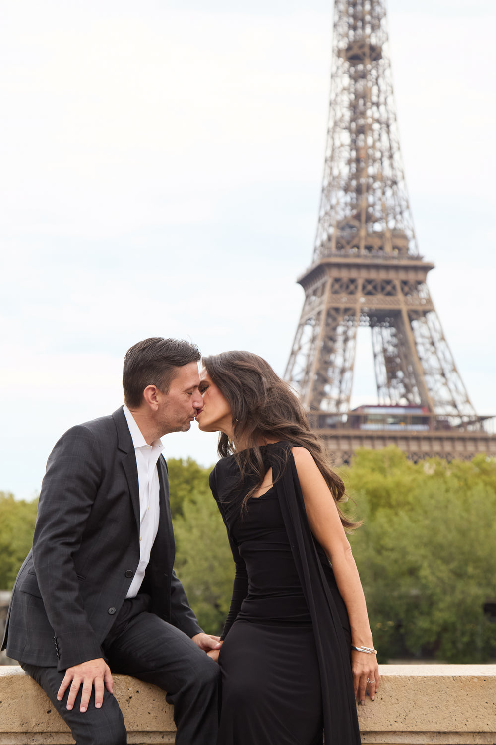 THE PARIS ESSENTIAL